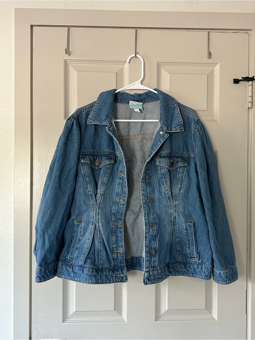 Women's Light Blue Denim Jacket with Classic Trucker Style